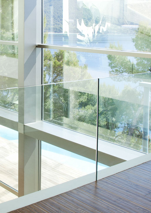 Modern glass railing